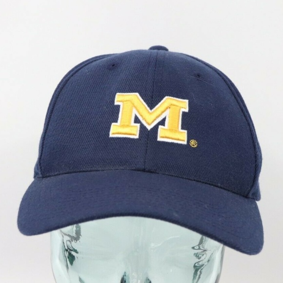 Mitchell /& Ness Hats Michigan Wolverines Snapback Cap Navy Blue